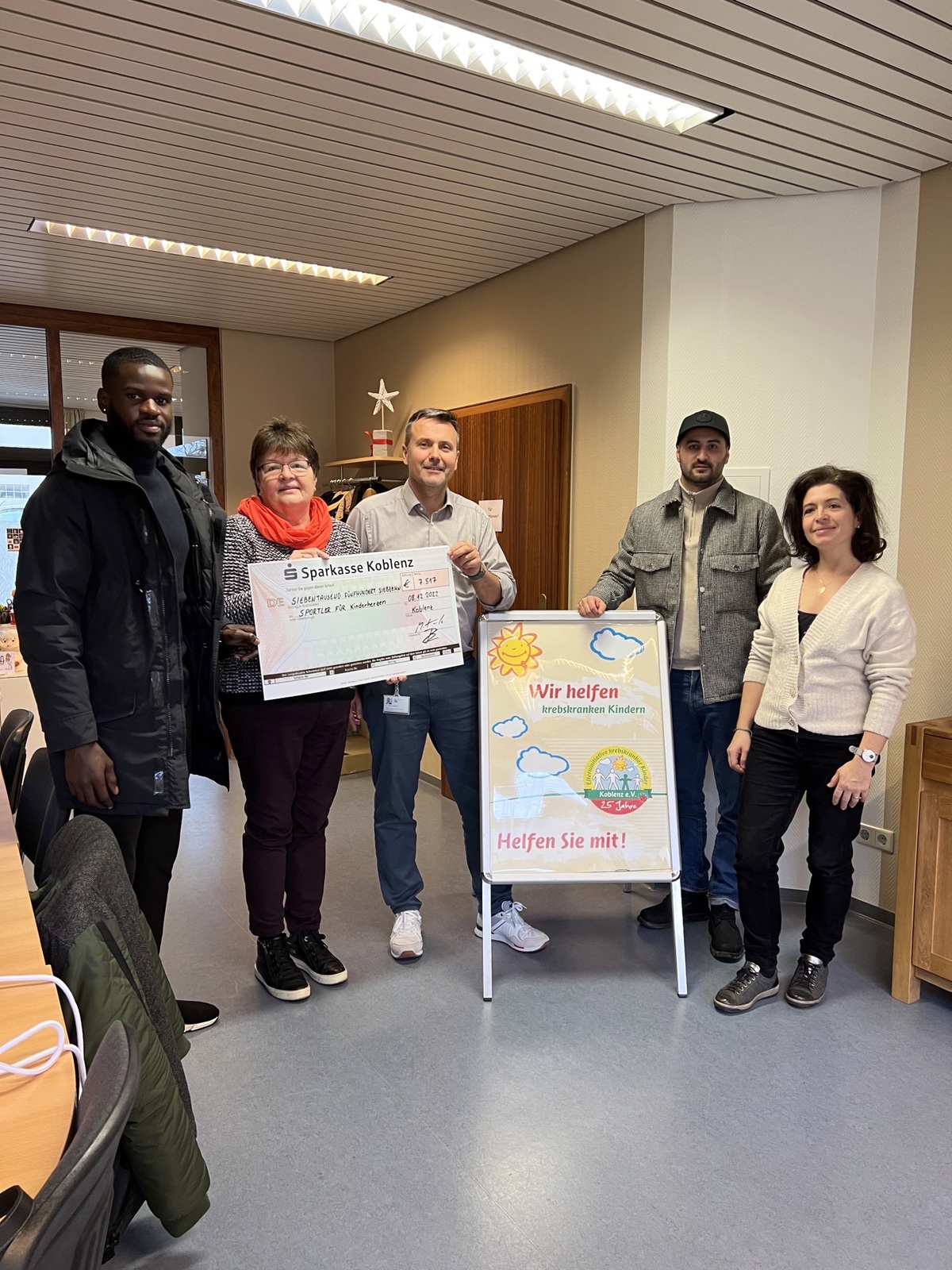 Poster Bild der Spende "Sportler für Kinderherzen" veranstalteten tolle Spendengala