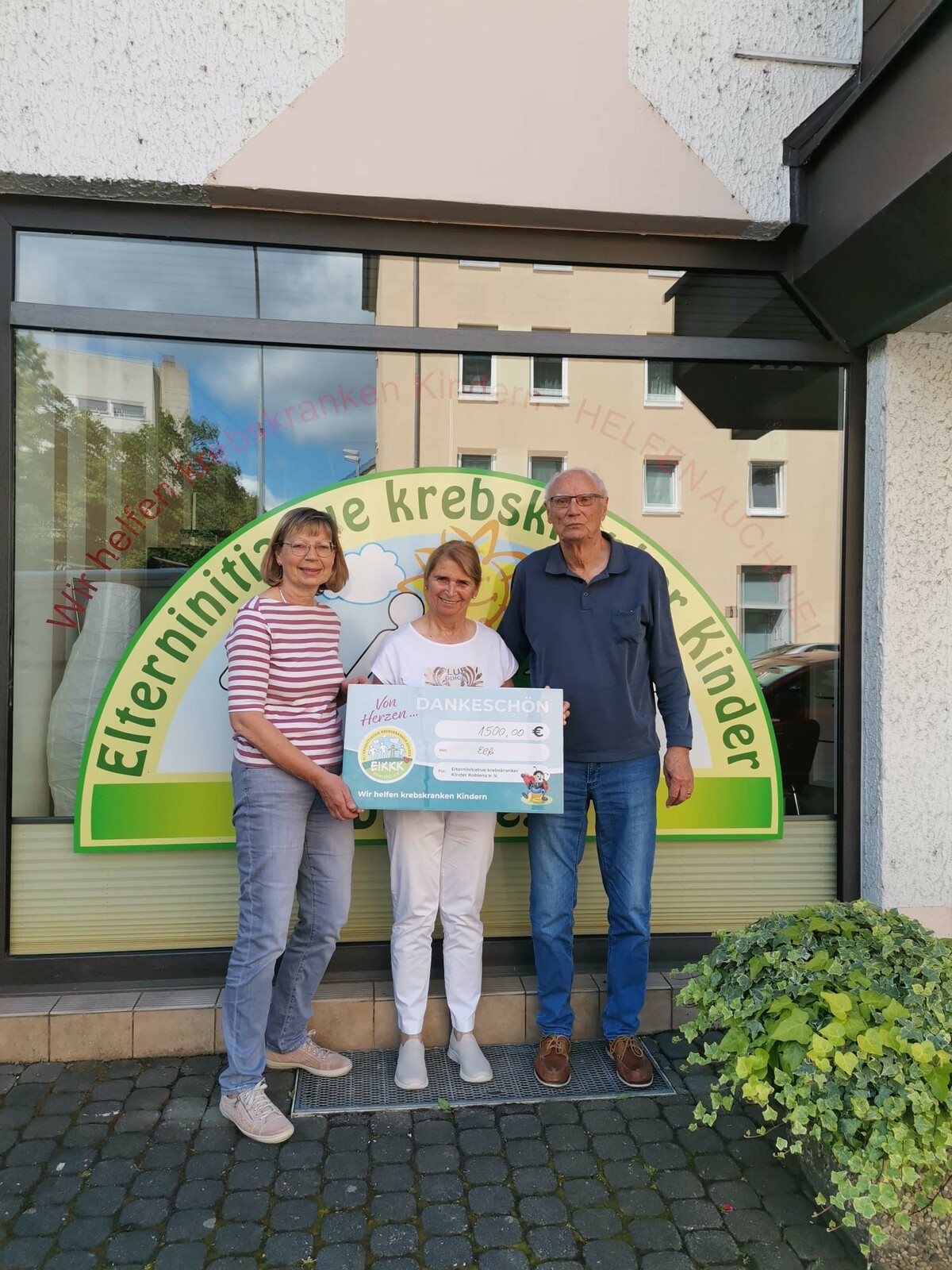 Poster Bild der Spende Spende zum 80. Geburtstag: Familie Rönz unterstützt unsere Arbeit mit 1.500 Euro