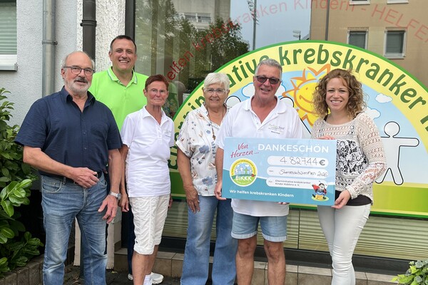 Spendenrekord beim Sternenschwimmen